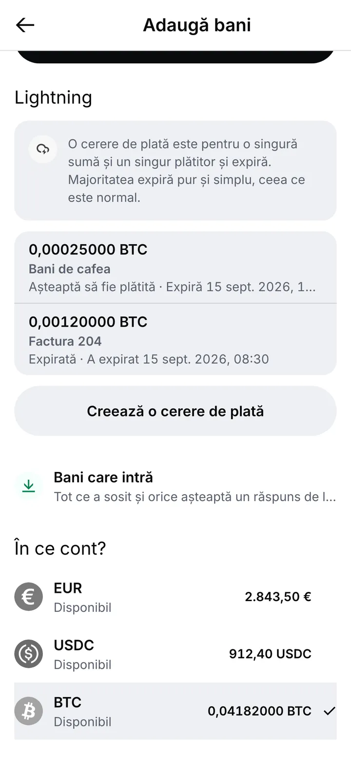 Secțiunea Lightning a unui cont în bitcoin, cu o cerere de plată care așteaptă să fie plătită și una expirată, fiecare cu suma, nota și termenul ei
