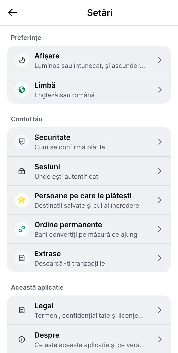 Setările în trei grupuri, Preferințe, Contul tău și Această aplicație, fiecare rând cu o scurtă explicație despre ce găsești în el
